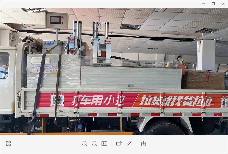 合作3年的老客戶，再次回購一臺全自動切鋁機設備發貨了